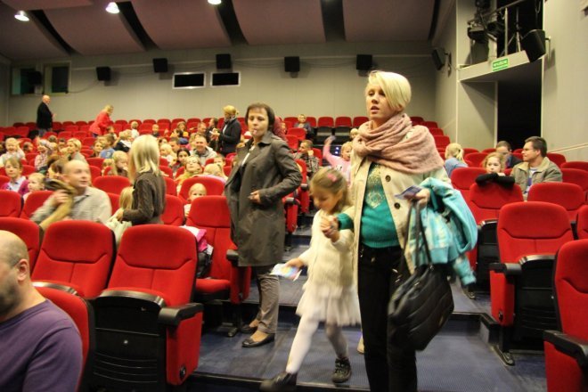 Godziny dla Rodziny: Spektakl Dokąd pędzisz koniku [7 X 2012] - zdjęcie #20 - eOstroleka.pl