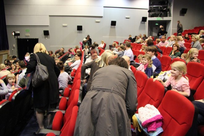 Godziny dla Rodziny: Spektakl Dokąd pędzisz koniku [7 X 2012] - zdjęcie #17 - eOstroleka.pl