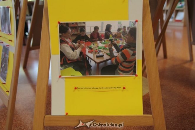 Wystawa z okazji 60-lecia Biblioteki Pedagogicznej w Ostrołęce [08.10.2012] - zdjęcie #18 - eOstroleka.pl