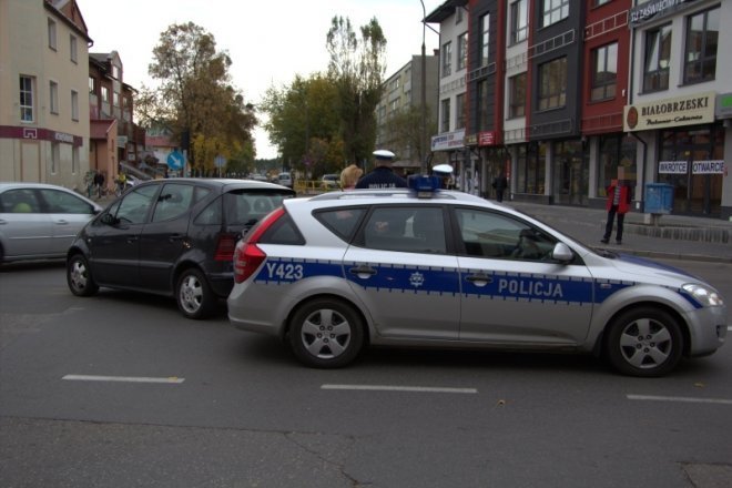 Zderzenie samochodów na skrzyżowaniu ulic Goworowskiej i Kopernika [9 X 2012] - zdjęcie #11 - eOstroleka.pl
