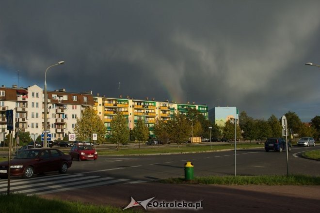 Czy tak powstaje trąba powietrzna [11.10.2012] - zdjęcie #3 - eOstroleka.pl