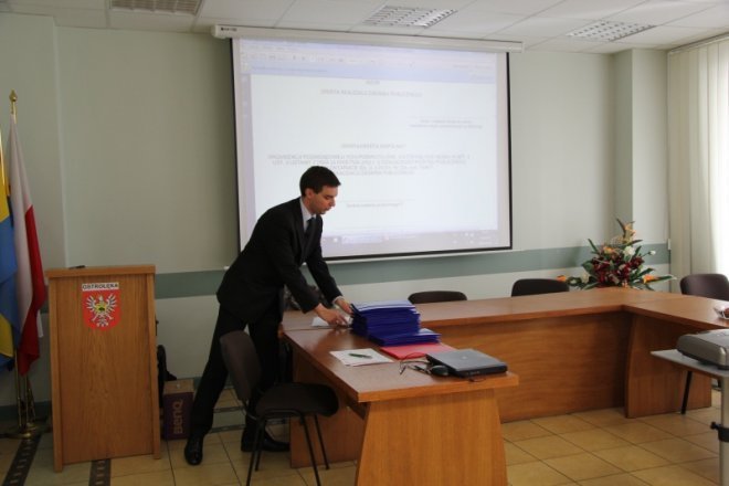 Szkolenie dla organizacji pozarządowych w ostrołęckim ratuszu [12 X 2012] - zdjęcie #6 - eOstroleka.pl