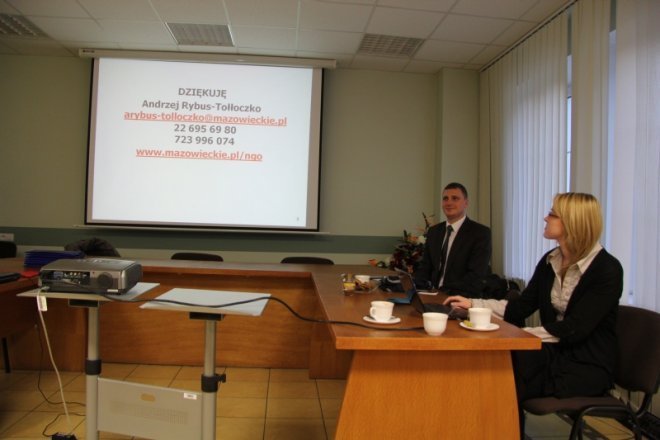 Szkolenie dla organizacji pozarządowych w ostrołęckim ratuszu [12 X 2012] - zdjęcie #14 - eOstroleka.pl