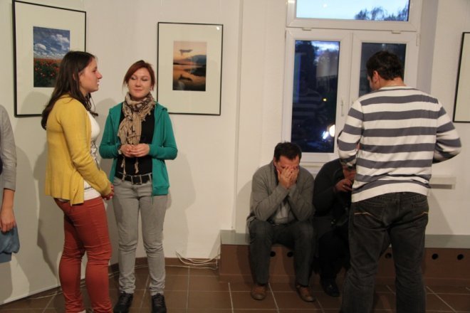 Finisaż wystawy Piotra Sawickiego w Galerii Ostrołęka [12 X 2012] - zdjęcie #21 - eOstroleka.pl