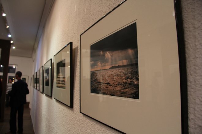 Finisaż wystawy Piotra Sawickiego w Galerii Ostrołęka [12 X 2012] - zdjęcie #26 - eOstroleka.pl