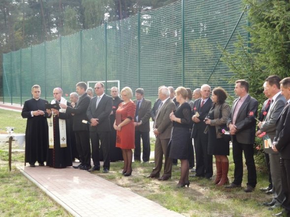 Kadzidło: Nowoczesny kompleks sportowy oficjalnie otwarty [16 X 2012] - zdjęcie #7 - eOstroleka.pl