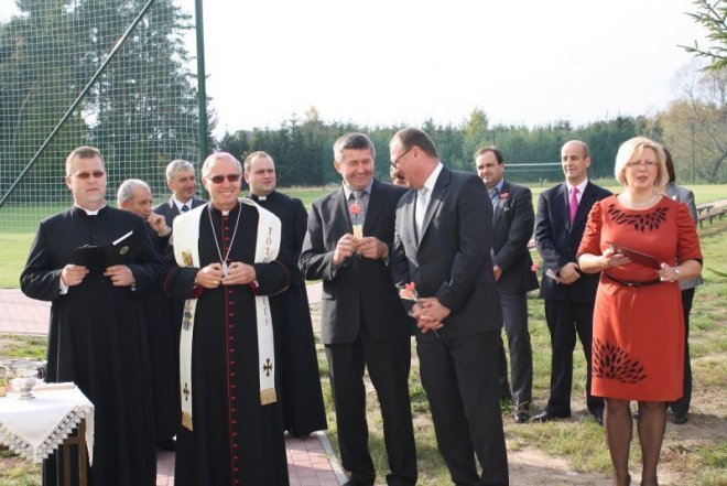 Kadzidło: Nowoczesny kompleks sportowy oficjalnie otwarty [16 X 2012] - zdjęcie #15 - eOstroleka.pl
