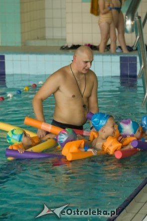 Z delfinem Woprusiem w ostrołęckim Parku Wodnym [16.10.2012] - zdjęcie #4 - eOstroleka.pl