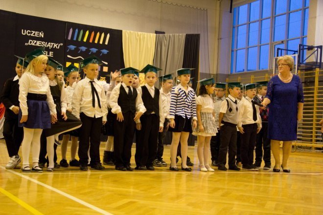 Szkoła Podstawowa nr 10: Pasowanie pierwszoklasistów na uczniów [16 X 2012] - zdjęcie #20 - eOstroleka.pl