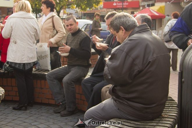 Międzynarodowy Dzień Walki z Ubóstwem [17.10.2012] - zdjęcie #18 - eOstroleka.pl
