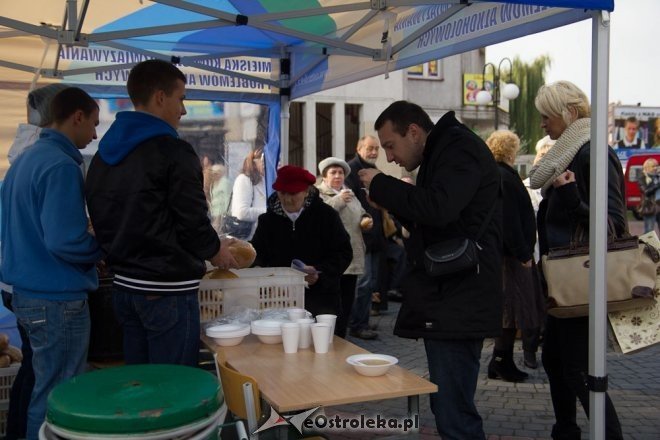 Międzynarodowy Dzień Walki z Ubóstwem [17.10.2012] - zdjęcie #14 - eOstroleka.pl