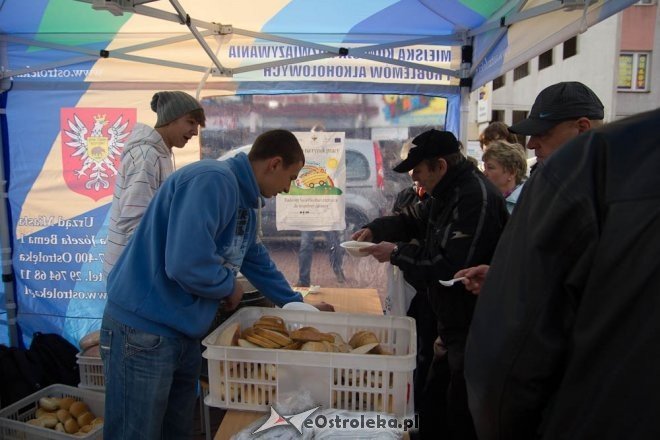 Międzynarodowy Dzień Walki z Ubóstwem [17.10.2012] - zdjęcie #11 - eOstroleka.pl