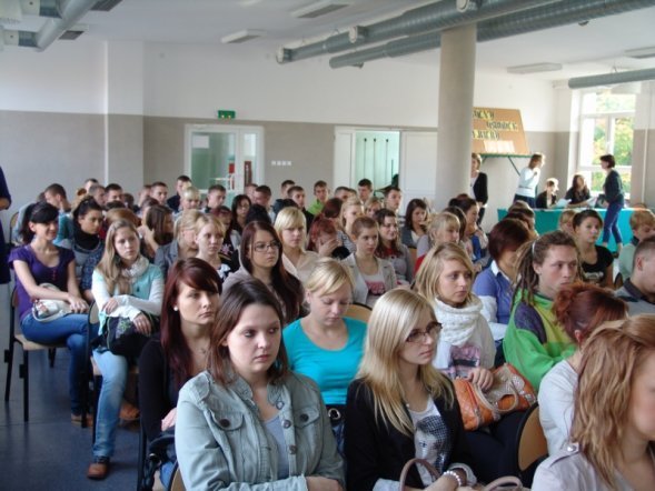 ZSZ 2: Konferencja dla uczniów  „Praca: zawód czy kompetencje” [18 X 2012] - zdjęcie #2 - eOstroleka.pl
