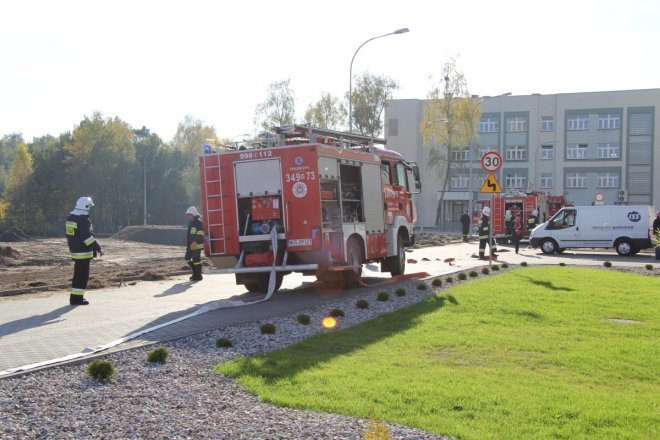 Ćwiczenia przeciwpożarowe w ostrołęckim szpitalu [19 X 2012] - zdjęcie #4 - eOstroleka.pl