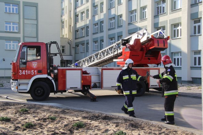 Ćwiczenia przeciwpożarowe w ostrołęckim szpitalu [19 X 2012] - zdjęcie #7 - eOstroleka.pl