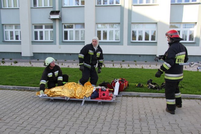 Ćwiczenia przeciwpożarowe w ostrołęckim szpitalu [19 X 2012] - zdjęcie #9 - eOstroleka.pl
