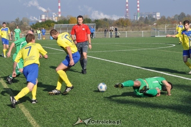 Liga Okręgowa: Korona HiD Ostrołęka - Wieczfnianka Wieczfnia Kościelna [20.10.2012] - zdjęcie #22 - eOstroleka.pl