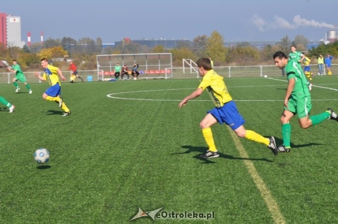 Liga Okręgowa: Korona HiD Ostrołęka - Wieczfnianka Wieczfnia Kościelna [20.10.2012] - zdjęcie #20 - eOstroleka.pl