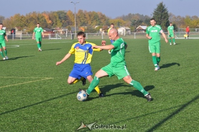 Liga Okręgowa: Korona HiD Ostrołęka - Wieczfnianka Wieczfnia Kościelna [20.10.2012] - zdjęcie #12 - eOstroleka.pl