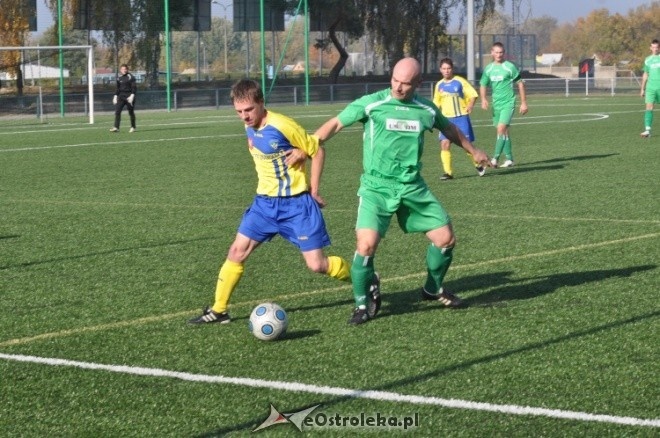 Liga Okręgowa: Korona HiD Ostrołęka - Wieczfnianka Wieczfnia Kościelna [20.10.2012] - zdjęcie #11 - eOstroleka.pl