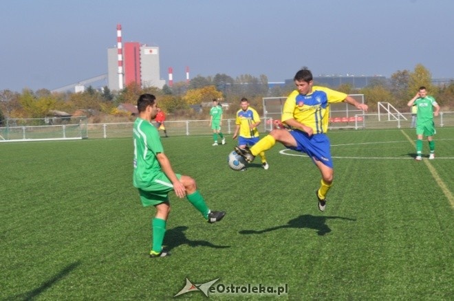 Liga Okręgowa: Korona HiD Ostrołęka - Wieczfnianka Wieczfnia Kościelna [20.10.2012] - zdjęcie #10 - eOstroleka.pl
