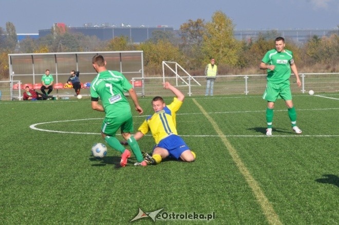 Liga Okręgowa: Korona HiD Ostrołęka - Wieczfnianka Wieczfnia Kościelna [20.10.2012] - zdjęcie #8 - eOstroleka.pl