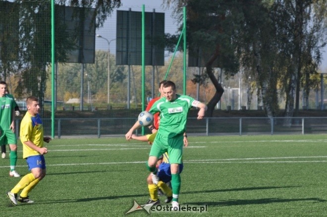 Liga Okręgowa: Korona HiD Ostrołęka - Wieczfnianka Wieczfnia Kościelna [20.10.2012] - zdjęcie #5 - eOstroleka.pl
