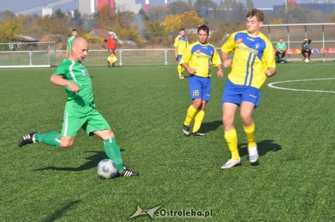 Liga Okręgowa: Korona HiD Ostrołęka - Wieczfnianka Wieczfnia Kościelna [20.10.2012] - zdjęcie #2 - eOstroleka.pl