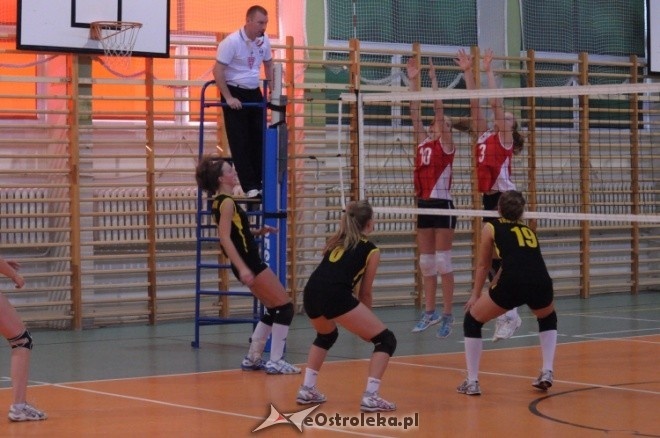 Turniej I Ligi Młodziczek: Nike Ostrołęka - Sparta Warszawa 2:0 [20.10.2012] - zdjęcie #20 - eOstroleka.pl