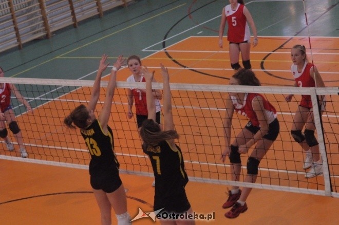 Turniej I Ligi Młodziczek: Nike Ostrołęka - Sparta Warszawa 2:0 [20.10.2012] - zdjęcie #4 - eOstroleka.pl