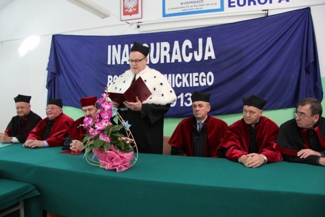 Studenci wyższej szkoły ekonomiczno - społecznej po raz 11. rozpoczęli rok akademicki [20 X 2012] - zdjęcie #26 - eOstroleka.pl