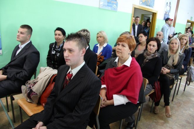Studenci wyższej szkoły ekonomiczno - społecznej po raz 11. rozpoczęli rok akademicki [20 X 2012] - zdjęcie #8 - eOstroleka.pl