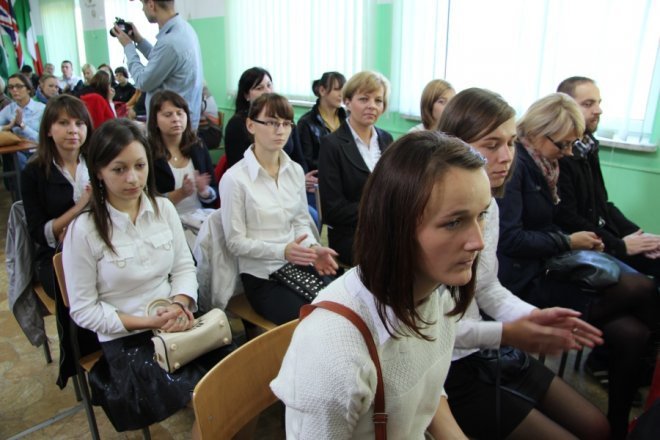 Studenci wyższej szkoły ekonomiczno - społecznej po raz 11. rozpoczęli rok akademicki [20 X 2012] - zdjęcie #16 - eOstroleka.pl