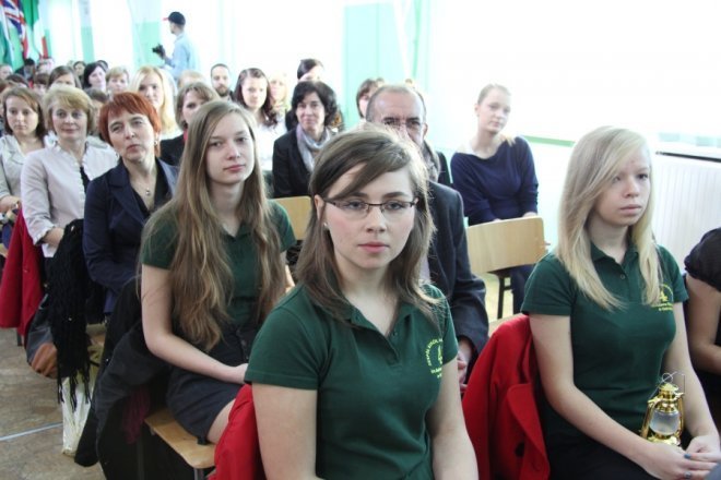 Studenci wyższej szkoły ekonomiczno - społecznej po raz 11. rozpoczęli rok akademicki [20 X 2012] - zdjęcie #17 - eOstroleka.pl