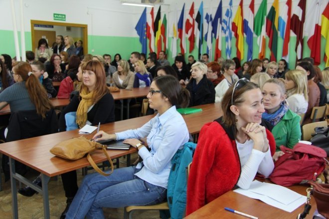 Studenci wyższej szkoły ekonomiczno - społecznej po raz 11. rozpoczęli rok akademicki [20 X 2012] - zdjęcie #20 - eOstroleka.pl