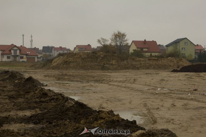 Budowa boiska przy blokach OTBS [22.10.2012] - zdjęcie #6 - eOstroleka.pl