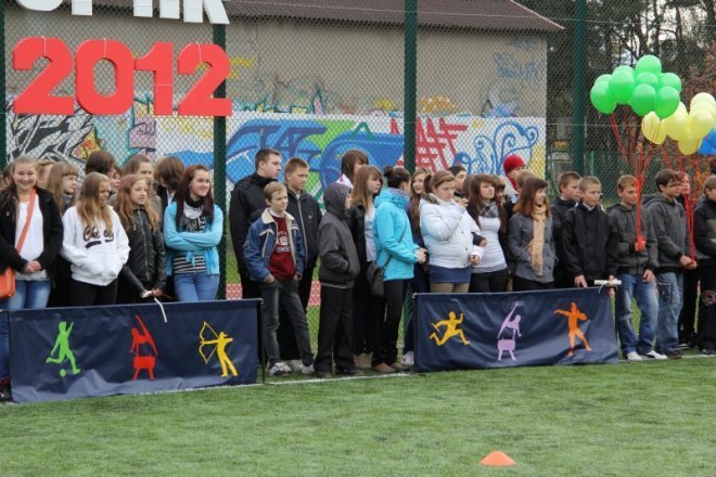 Otwarcie kompleksu boisk sportowych przy Gimnazjum nr 2 [24 X 2012] - zdjęcie #8 - eOstroleka.pl