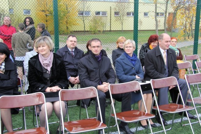 Otwarcie kompleksu boisk sportowych przy Gimnazjum nr 2 [24 X 2012] - zdjęcie #12 - eOstroleka.pl