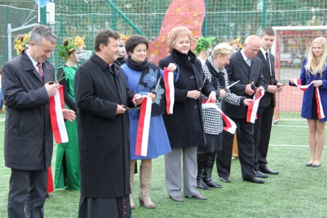 Otwarcie kompleksu boisk sportowych przy Gimnazjum nr 2 [24 X 2012] - zdjęcie #23 - eOstroleka.pl