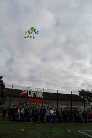 Otwarcie kompleksu boisk sportowych przy Gimnazjum nr 2 [24 X 2012] - zdjęcie #24 - eOstroleka.pl