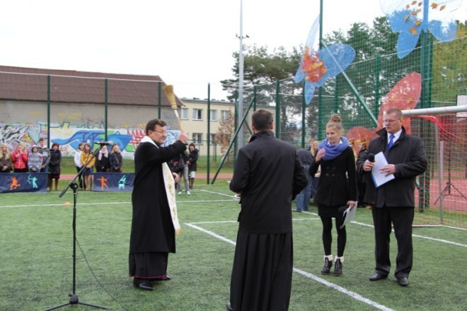 Otwarcie kompleksu boisk sportowych przy Gimnazjum nr 2 [24 X 2012] - zdjęcie #29 - eOstroleka.pl