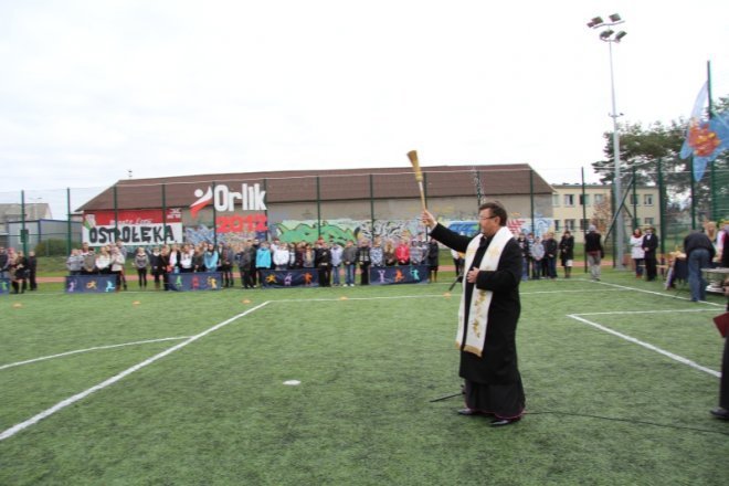 Otwarcie kompleksu boisk sportowych przy Gimnazjum nr 2 [24 X 2012] - zdjęcie #31 - eOstroleka.pl