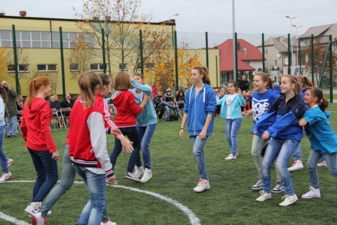 Otwarcie kompleksu boisk sportowych przy Gimnazjum nr 2 [24 X 2012] - zdjęcie #7 - eOstroleka.pl