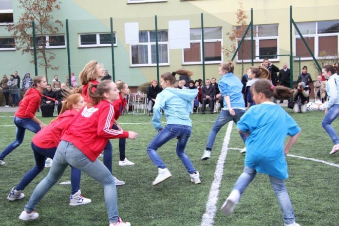 Otwarcie kompleksu boisk sportowych przy Gimnazjum nr 2 [24 X 2012] - zdjęcie #6 - eOstroleka.pl