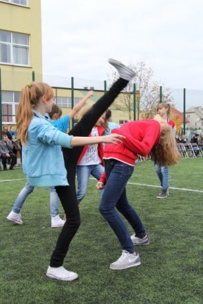 Otwarcie kompleksu boisk sportowych przy Gimnazjum nr 2 [24 X 2012] - zdjęcie #5 - eOstroleka.pl