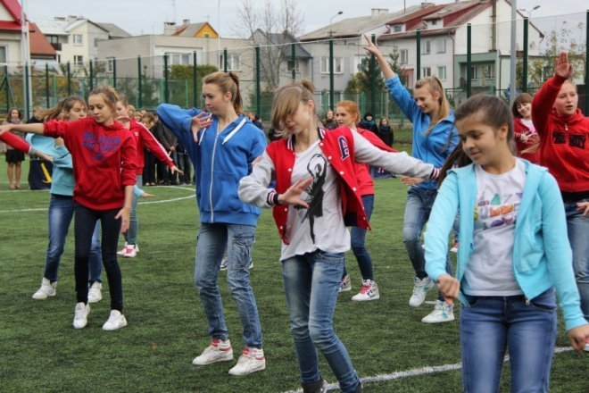 Otwarcie kompleksu boisk sportowych przy Gimnazjum nr 2 [24 X 2012] - zdjęcie #2 - eOstroleka.pl