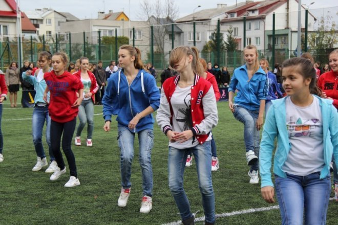 Otwarcie kompleksu boisk sportowych przy Gimnazjum nr 2 [24 X 2012] - zdjęcie #1 - eOstroleka.pl
