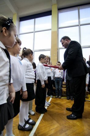 Pasowanie na uczniów w Szkole Podstawowej nr 1 [26 X 2012] - zdjęcie #13 - eOstroleka.pl