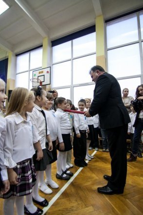 Pasowanie na uczniów w Szkole Podstawowej nr 1 [26 X 2012] - zdjęcie #14 - eOstroleka.pl