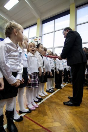 Pasowanie na uczniów w Szkole Podstawowej nr 1 [26 X 2012] - zdjęcie #15 - eOstroleka.pl